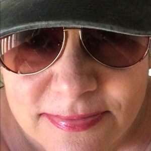 Meet your Posher, Gina